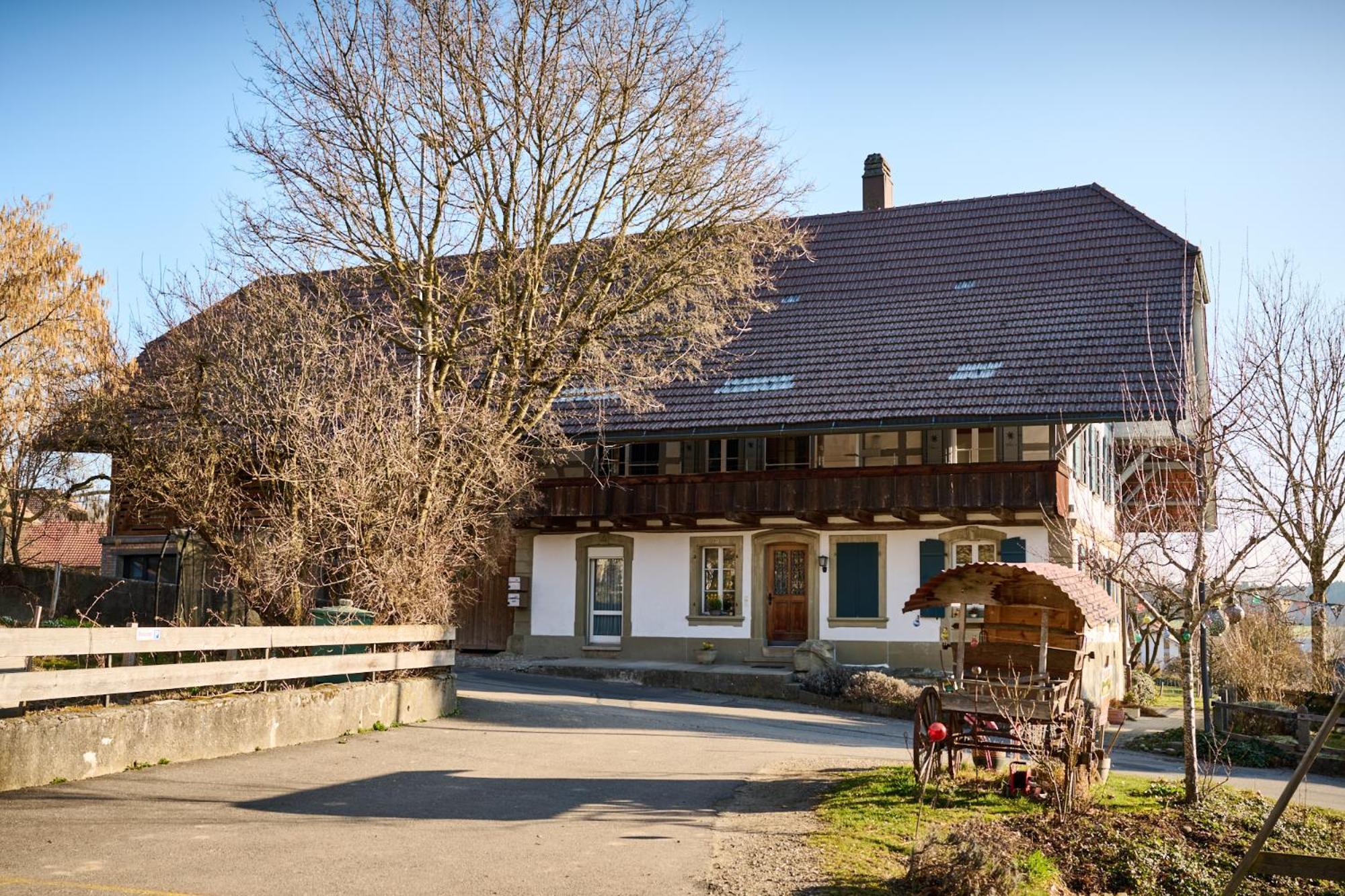 Gruppenunterkunft Mit Billardtisch Und Lamatrekking Meikirch Exterior foto